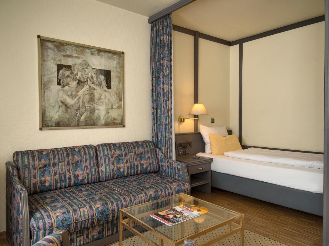 Posthaus Hotel Residenz クローンベルク・イム・タウヌス エクステリア 写真