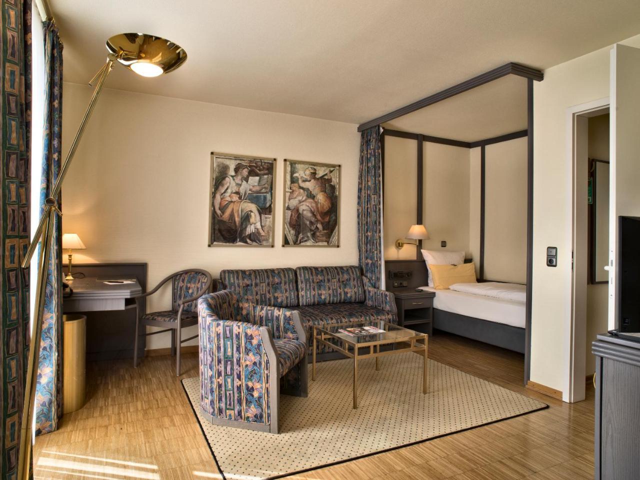 Posthaus Hotel Residenz クローンベルク・イム・タウヌス エクステリア 写真