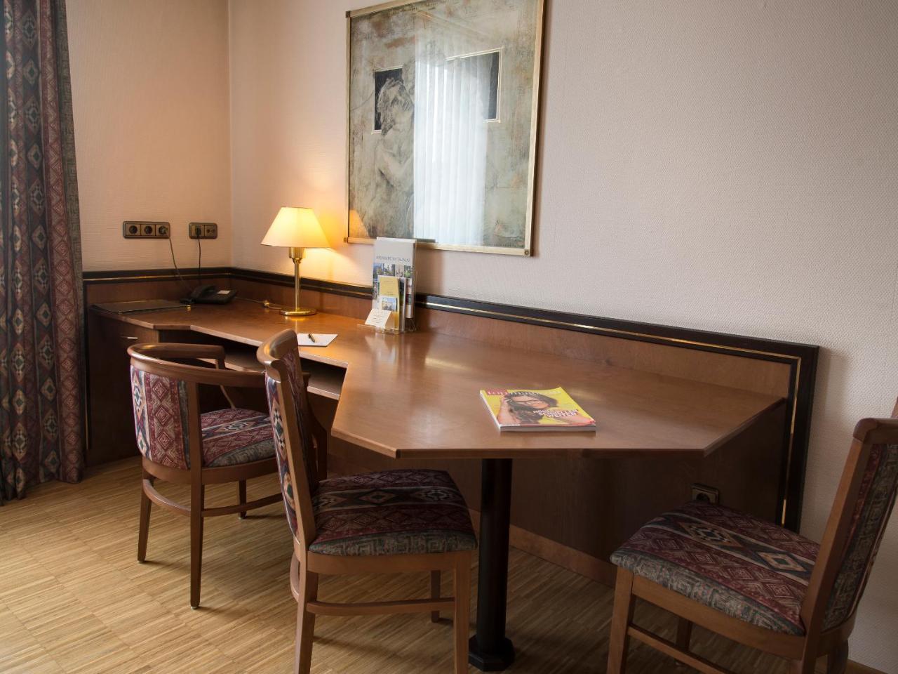 Posthaus Hotel Residenz クローンベルク・イム・タウヌス エクステリア 写真